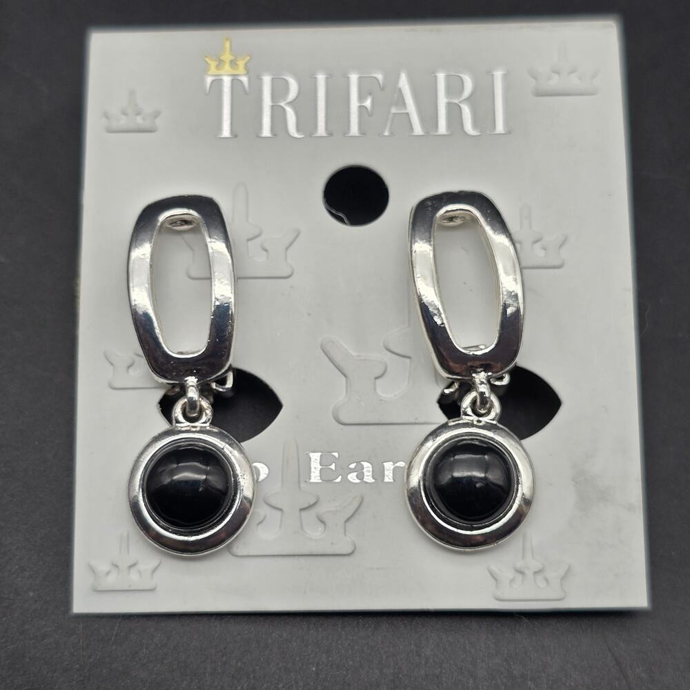 Trifari Silver Tone Black Clip On Earrings Dangle Drop On Card NOS